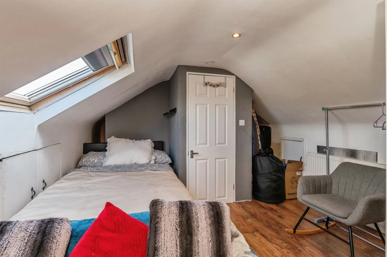 South End Road, Rainham, RM13, photo 15