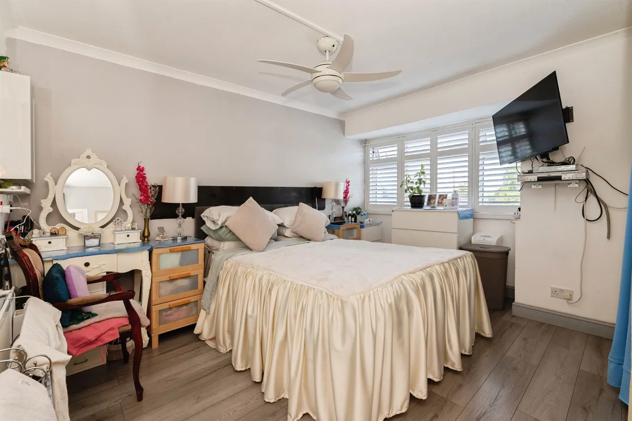 South End Road, Rainham, RM13, photo 7