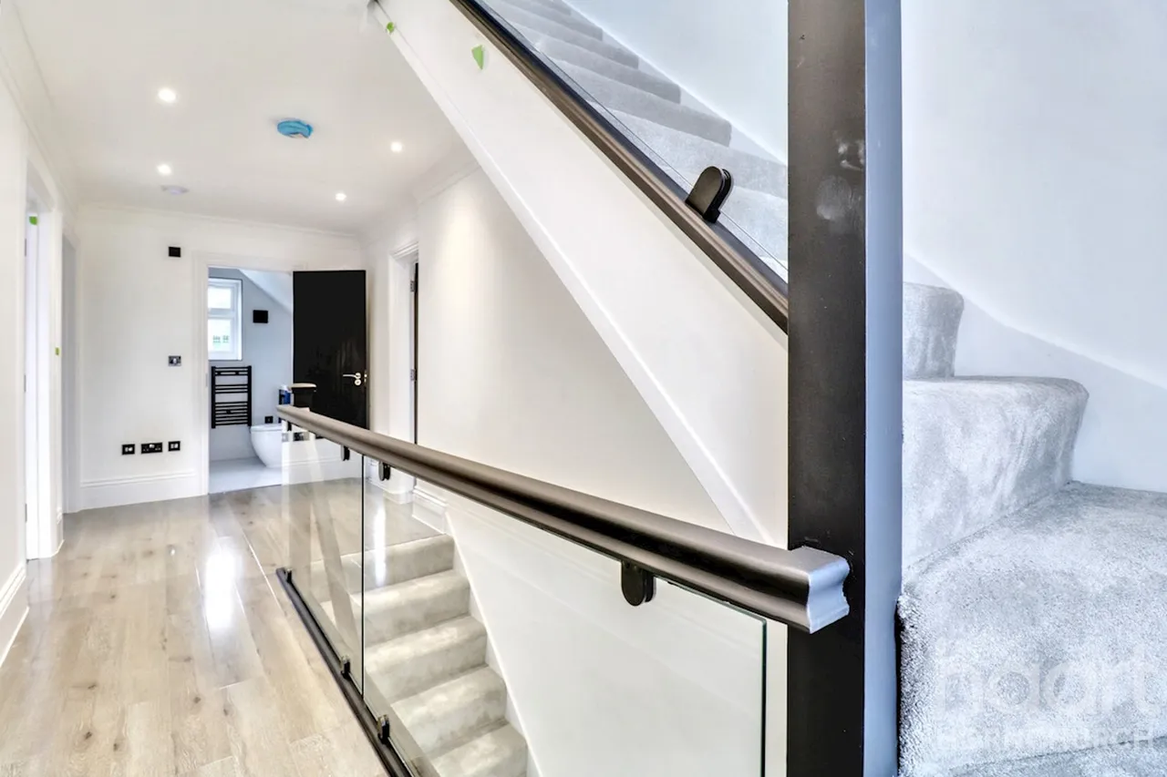 Garland Way, RM11, photo 8