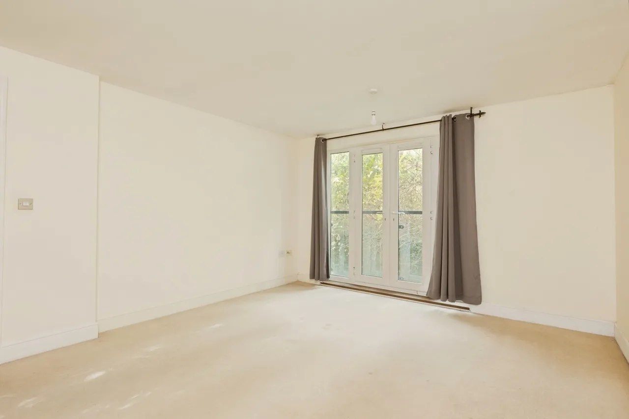 Black Eagle Drive, Northfleet, DA11, photo 3