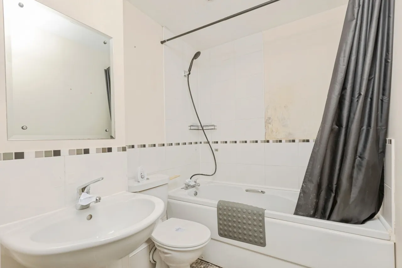 Black Eagle Drive, Northfleet, DA11, photo 7