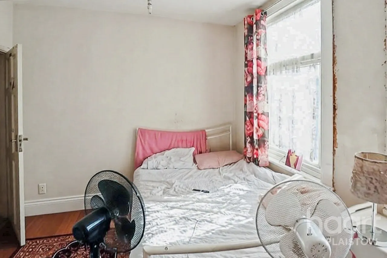 Augurs Lane, London, E13, photo 2