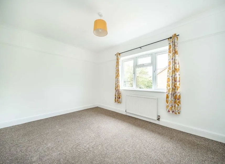 Churchfields Avenue, Feltham, TW13, photo 8