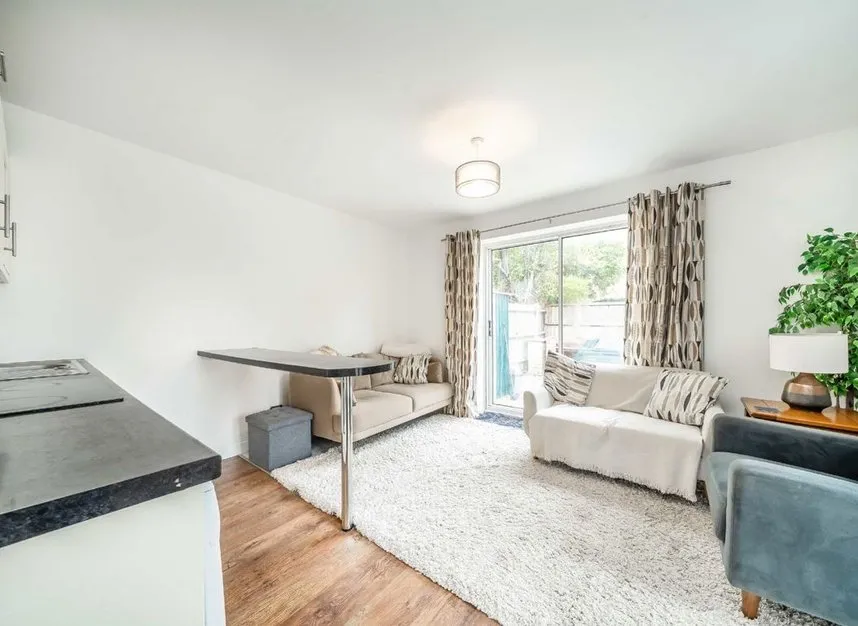 Churchfields Avenue, Feltham, TW13, photo 5