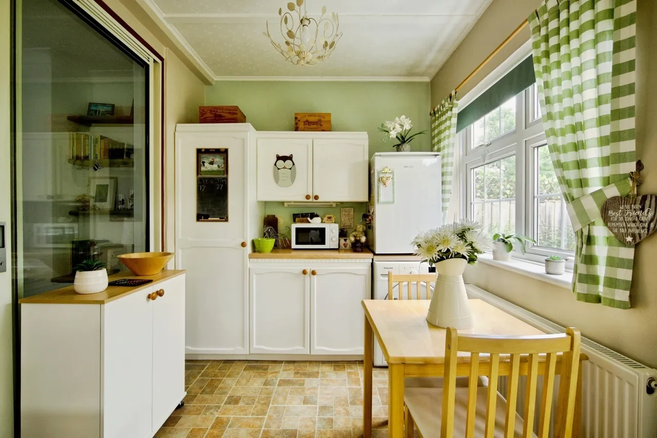 Ascension Road, Romford, RM5, photo 7