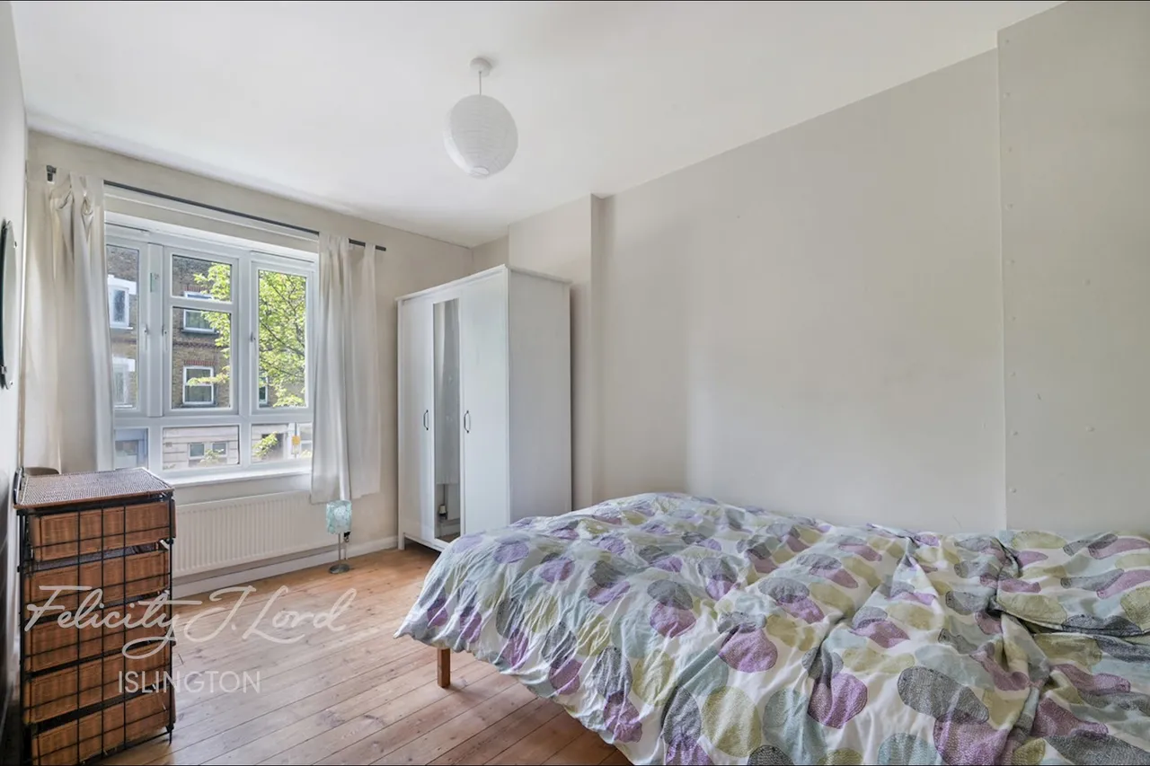 Newington Green Road, London, photo 6