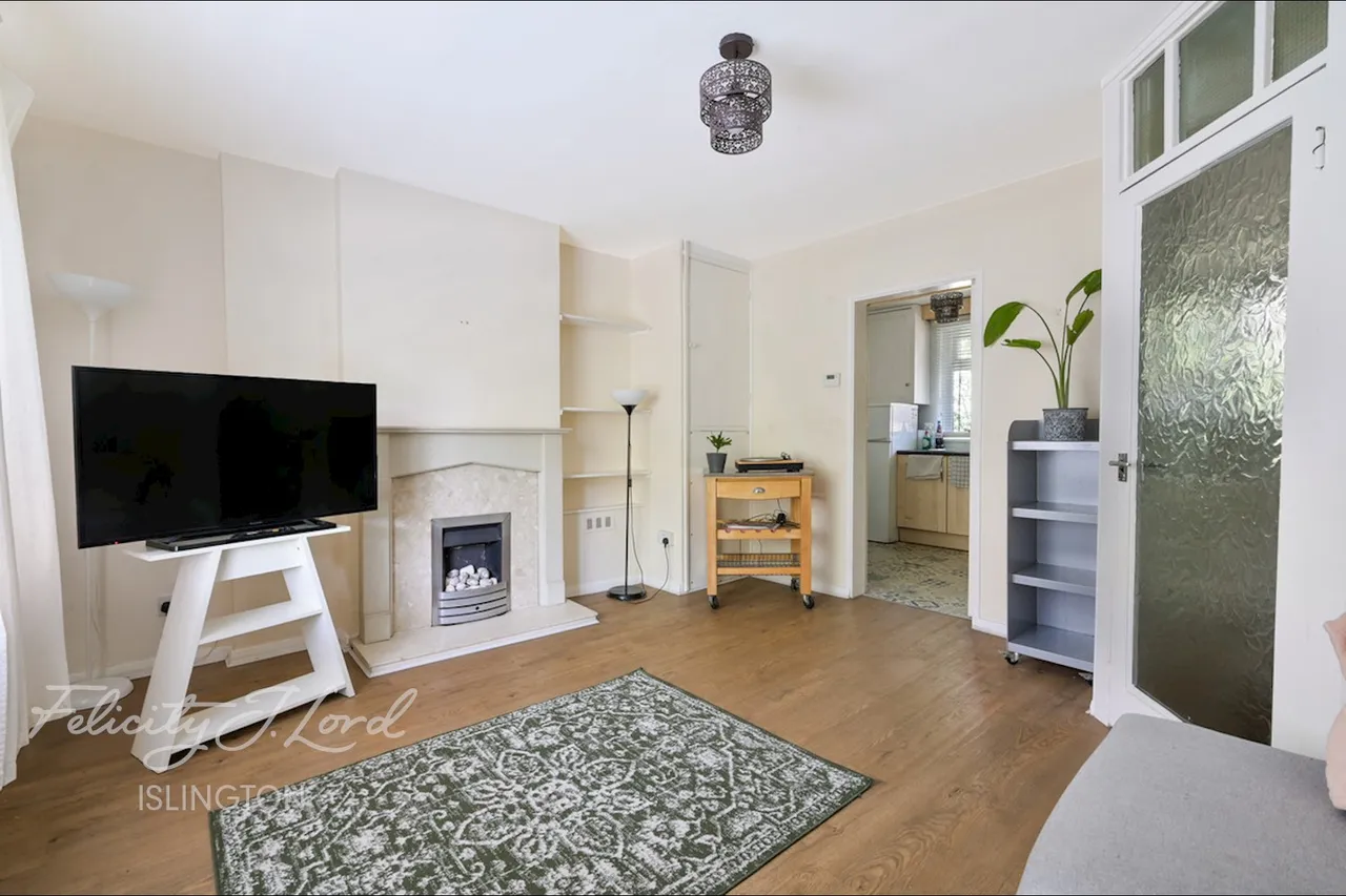 3 bed flat for sale, Newington Green Road, London