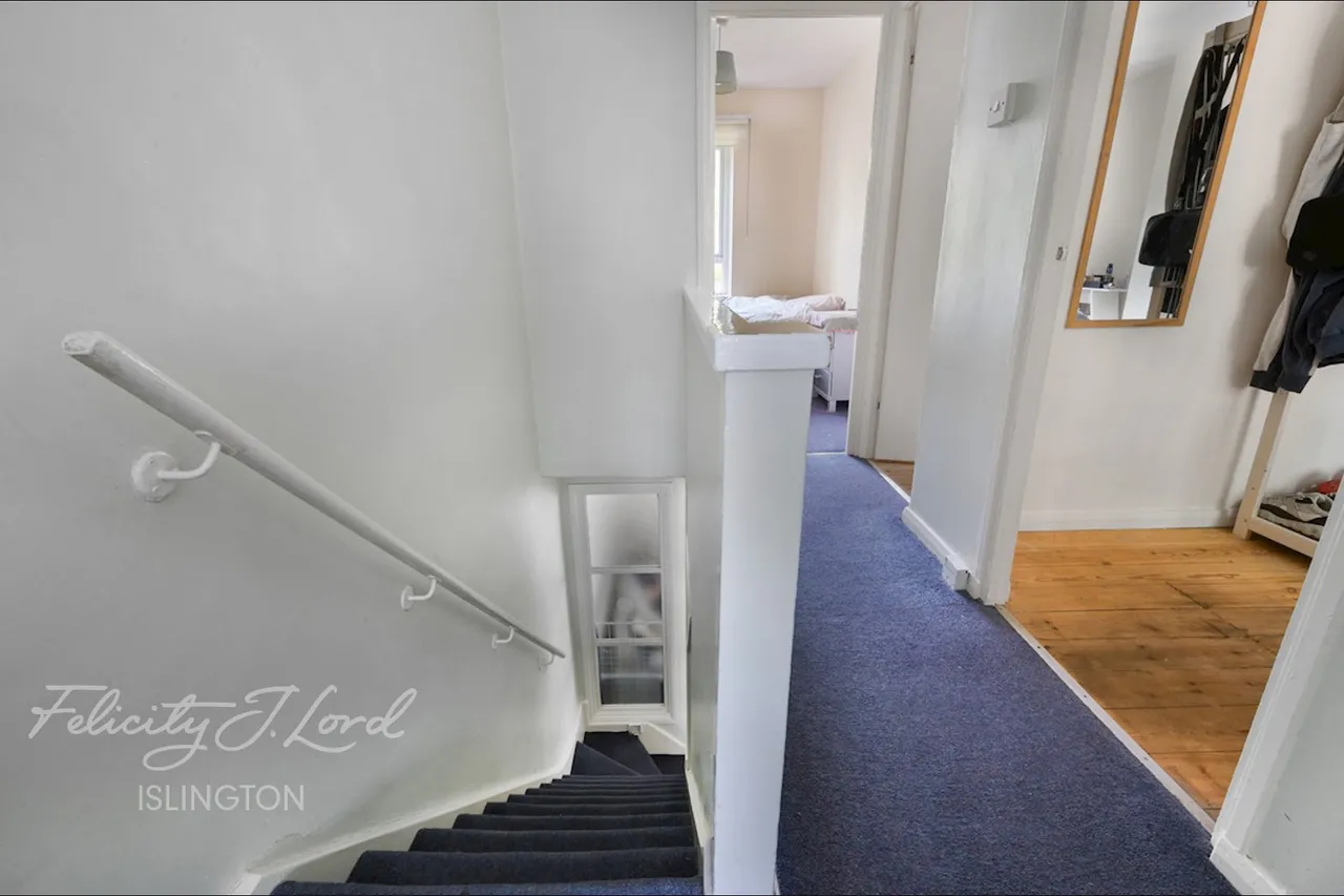 Newington Green Road, London, photo 10