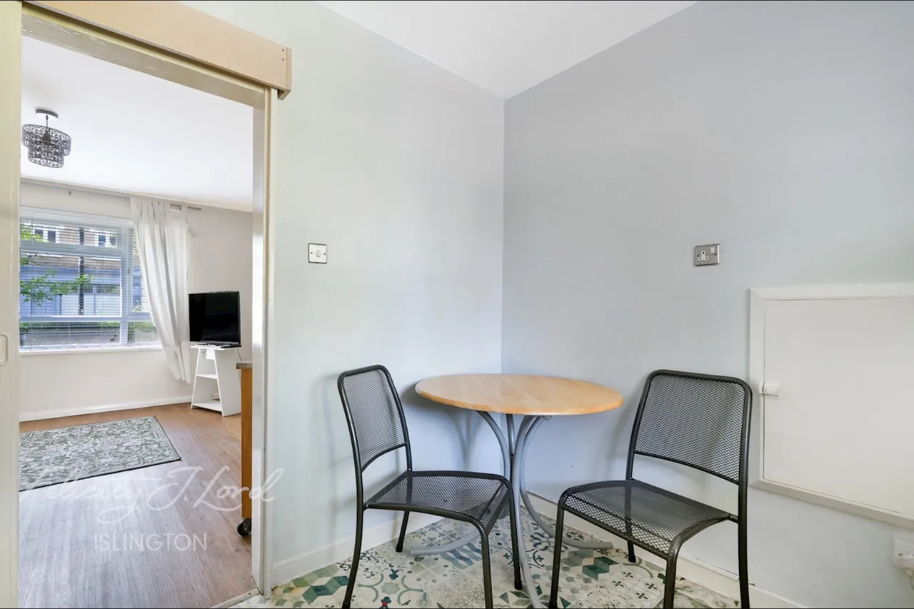 Newington Green Road, London, photo 14