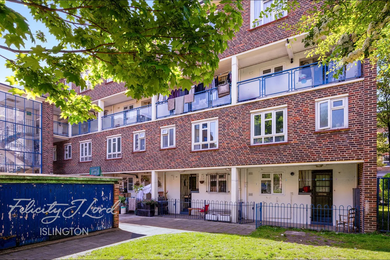 Newington Green Road, London, photo 17