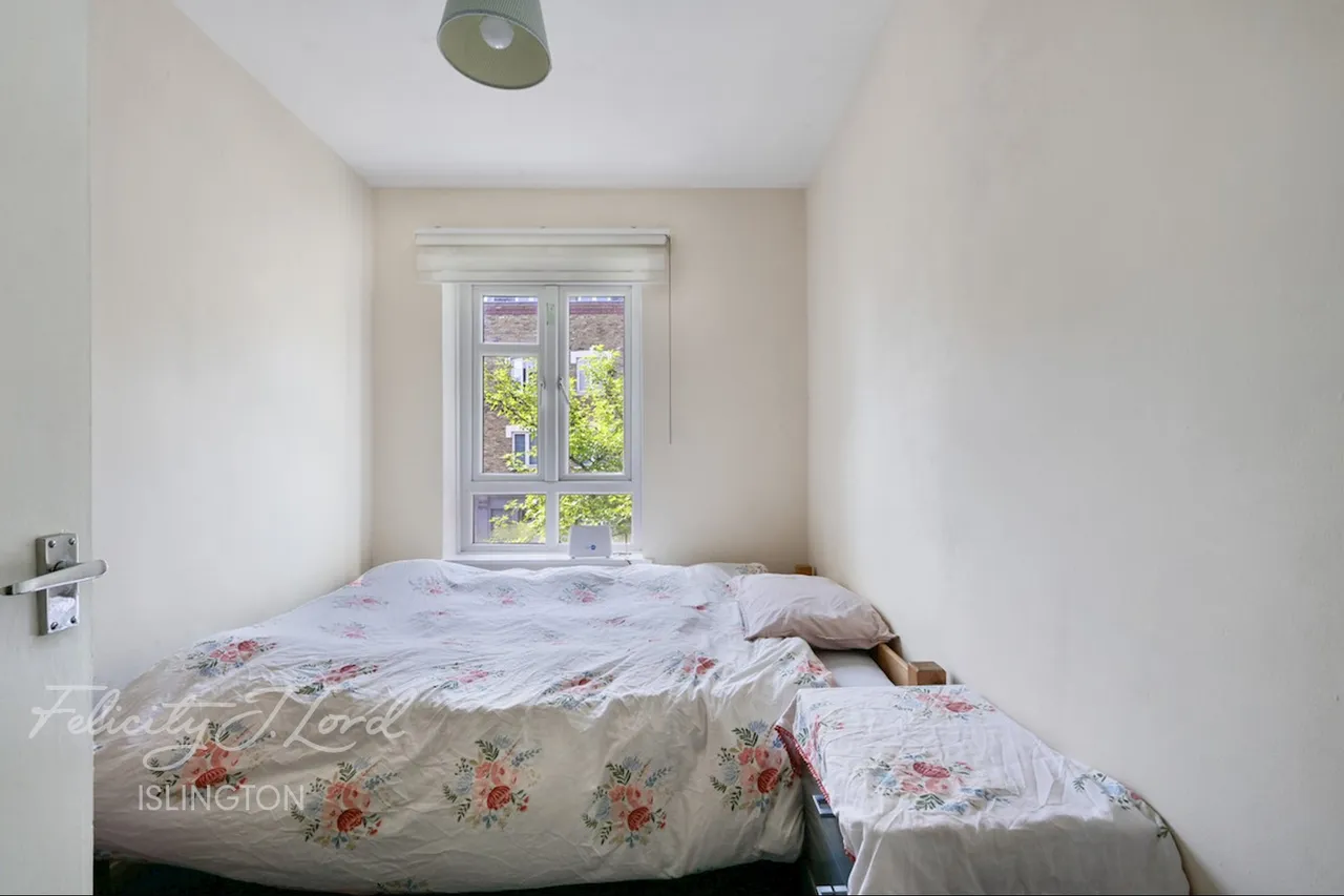 Newington Green Road, London, photo 8