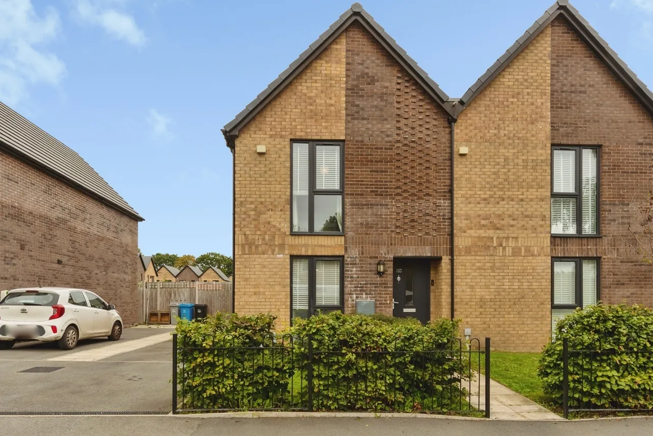 2 bed house for sale, Oak Road, Manchester, M31