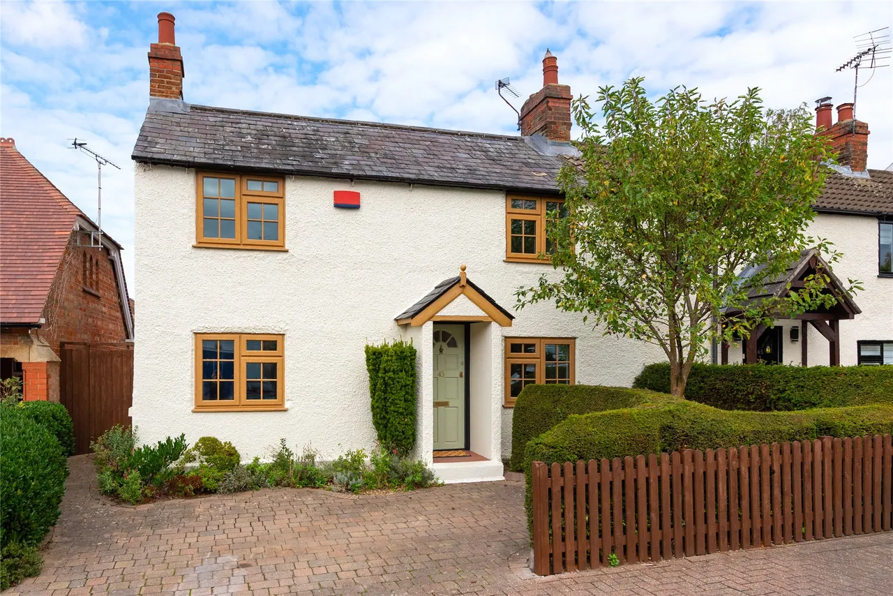 2 bed property for sale, London Road, Loughton, MK5