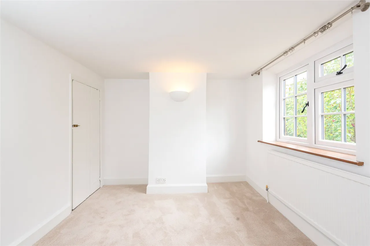 London Road, Loughton, MK5, photo 13