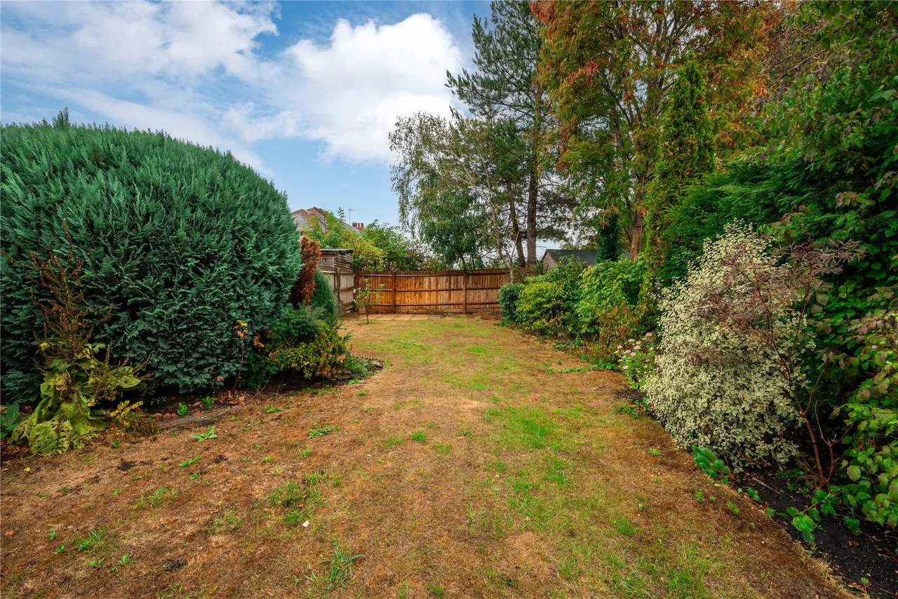 London Road, Loughton, MK5, photo 14