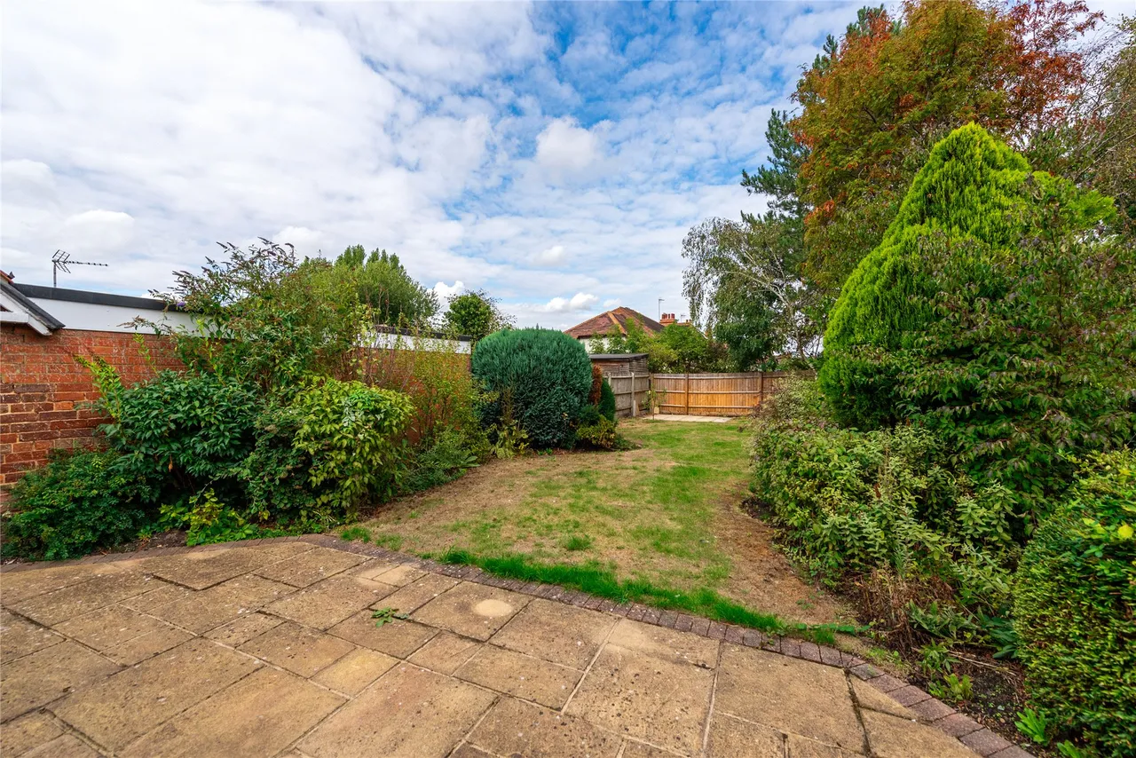 London Road, Loughton, MK5, photo 16