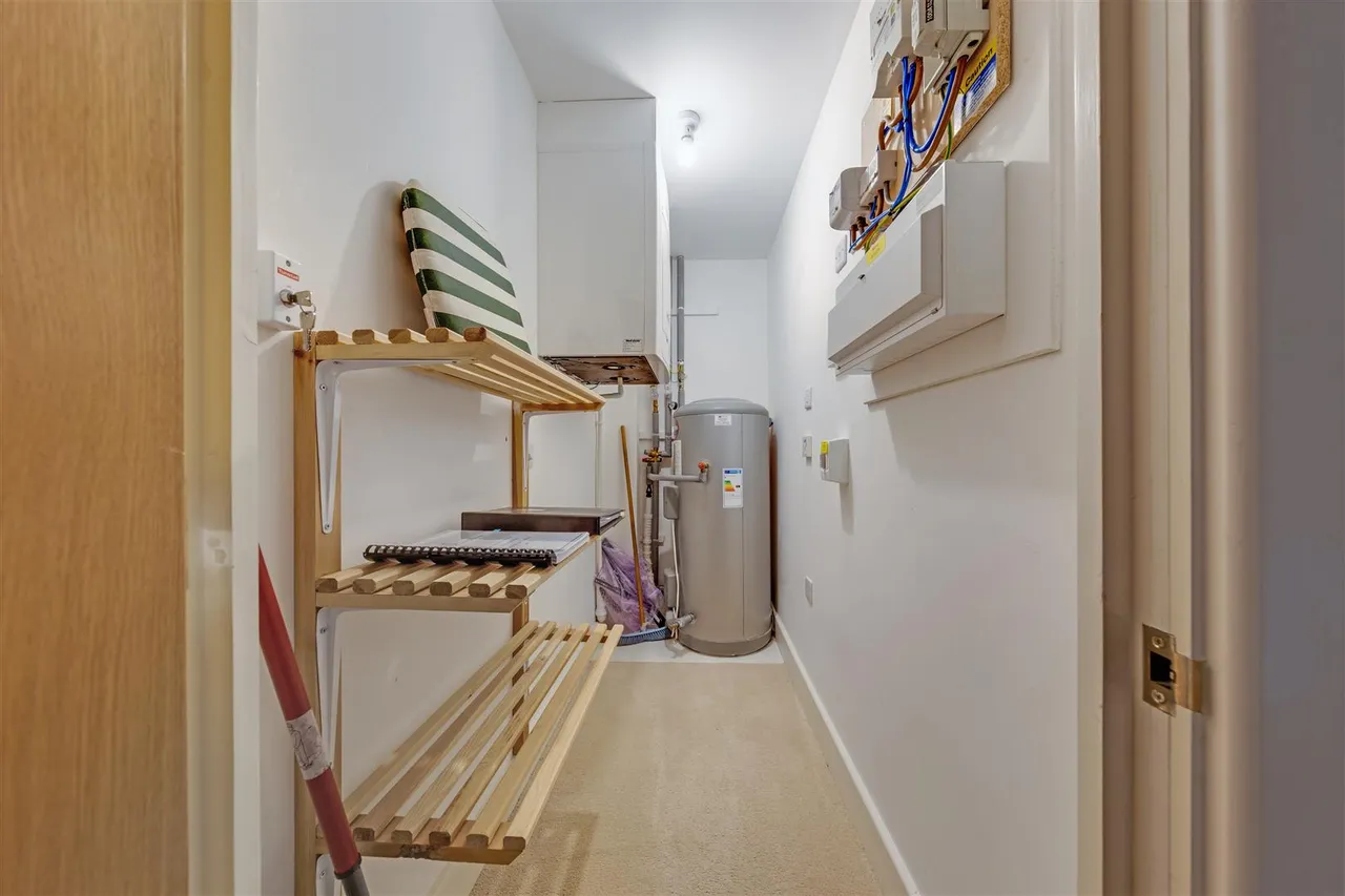 London Road, Guildford, GU1, photo 17