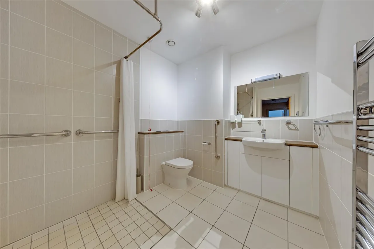 London Road, Guildford, GU1, photo 11