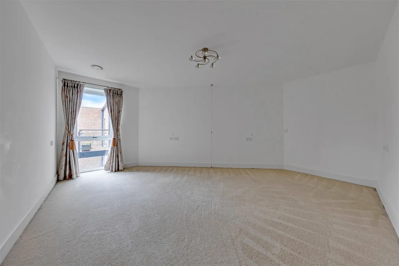 London Road, Guildford, GU1, photo 10