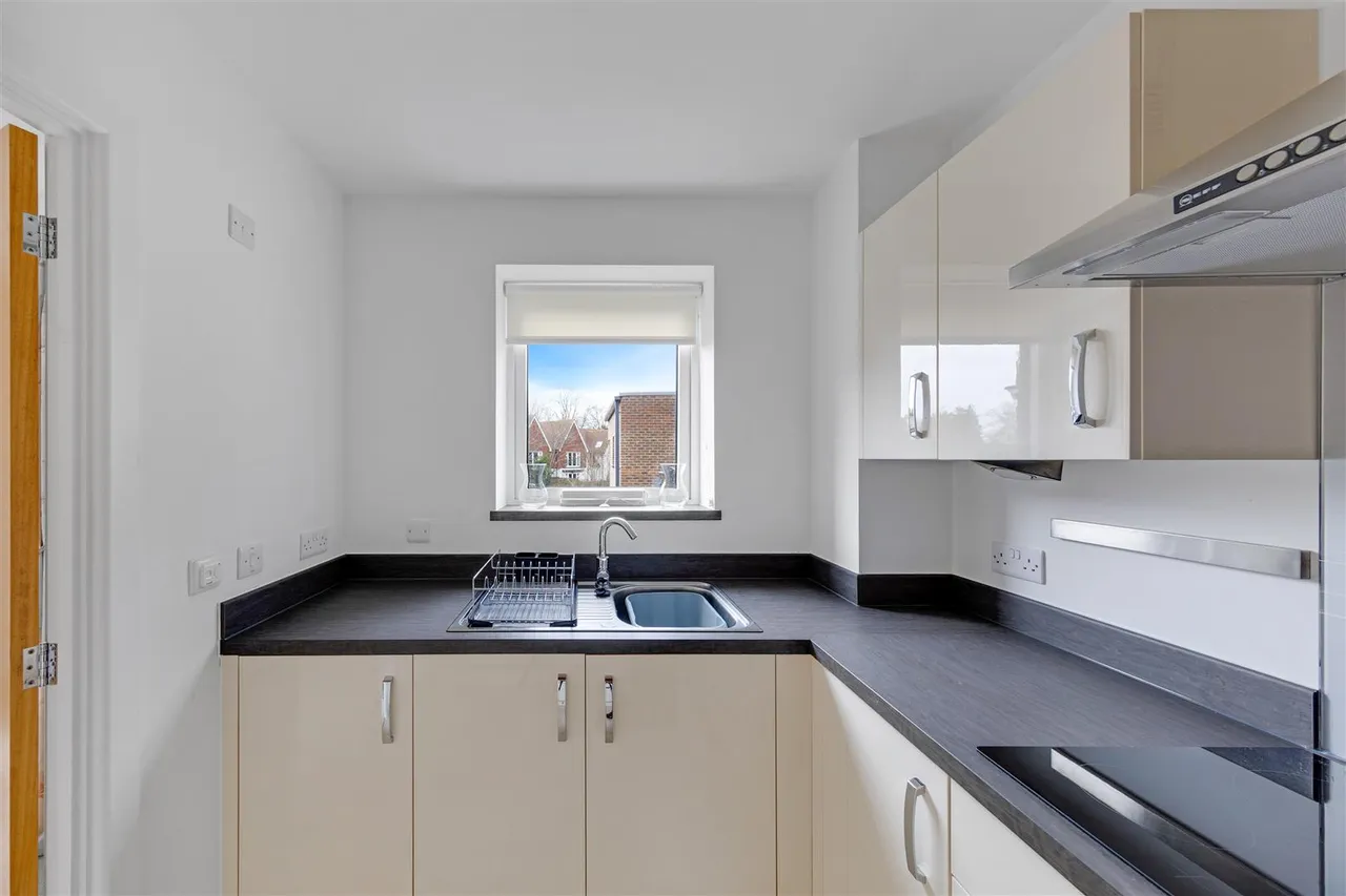 London Road, Guildford, GU1, photo 5