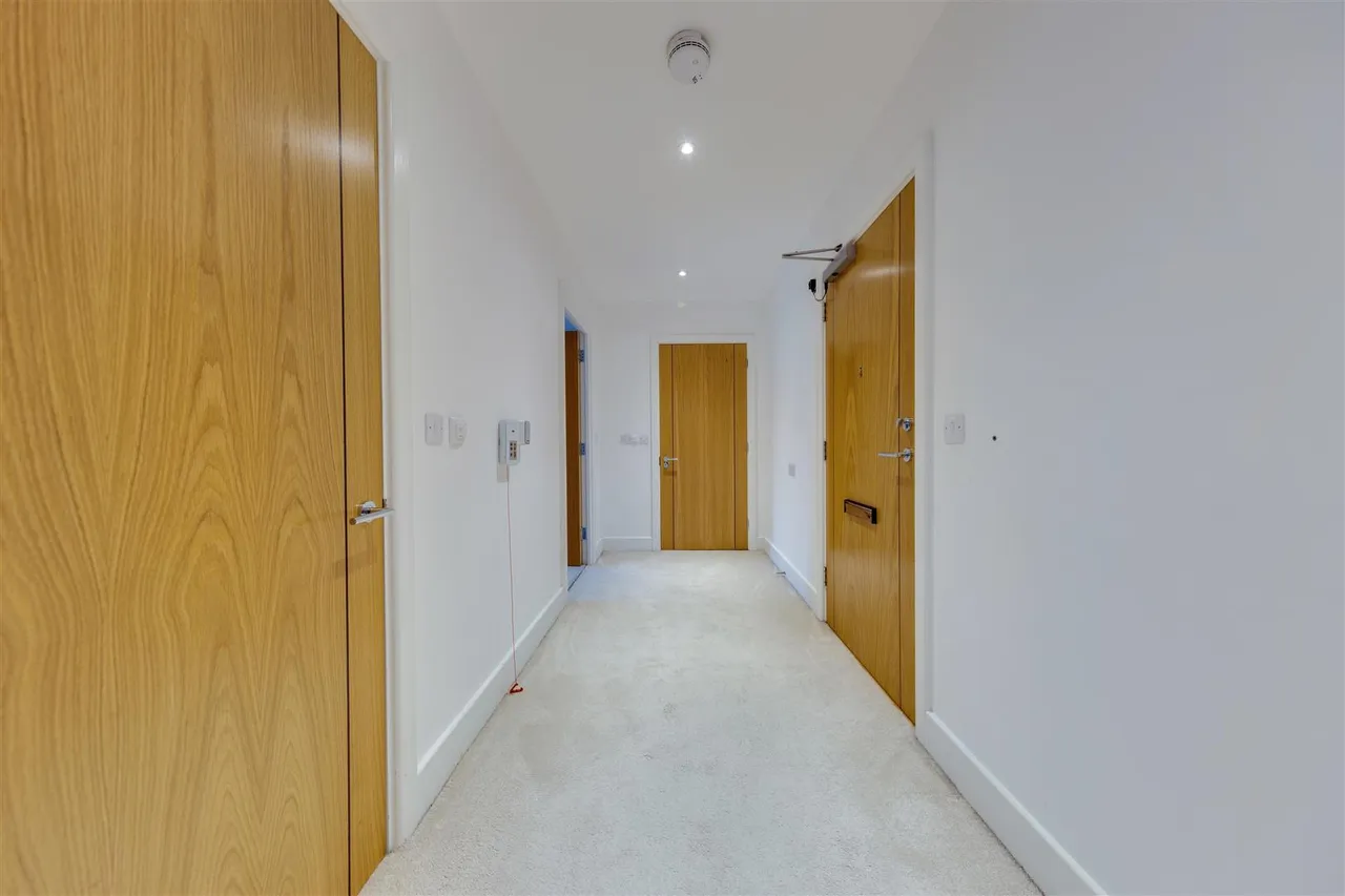 London Road, Guildford, GU1, photo 20