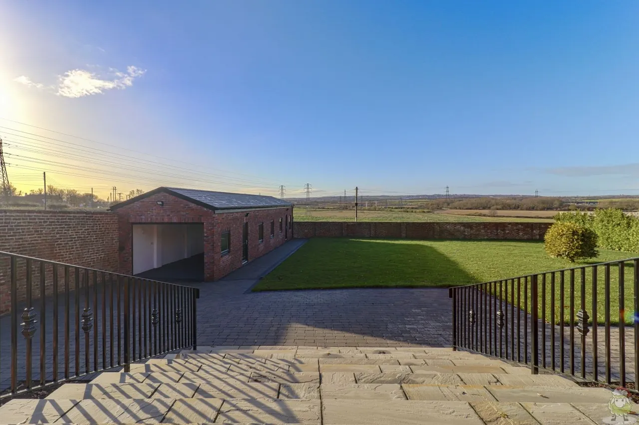 Lawn Drive, West Boldon, NE36, photo 3