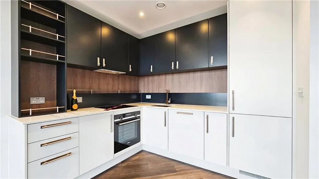 Eden Grove, Staines-upon-Thames, TW18, photo 3