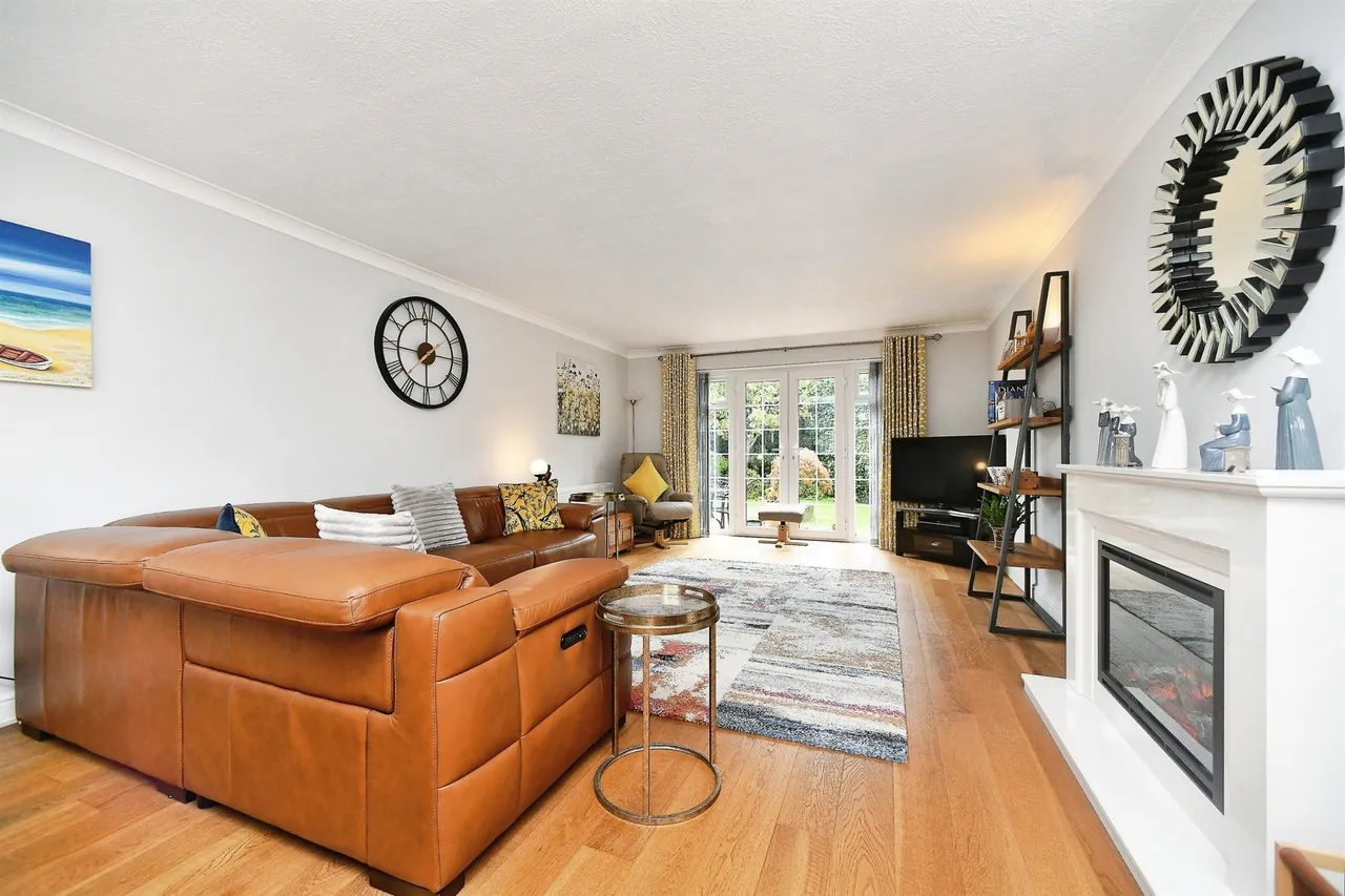 Mount Caburn Crescent, Peacehaven, photo 5