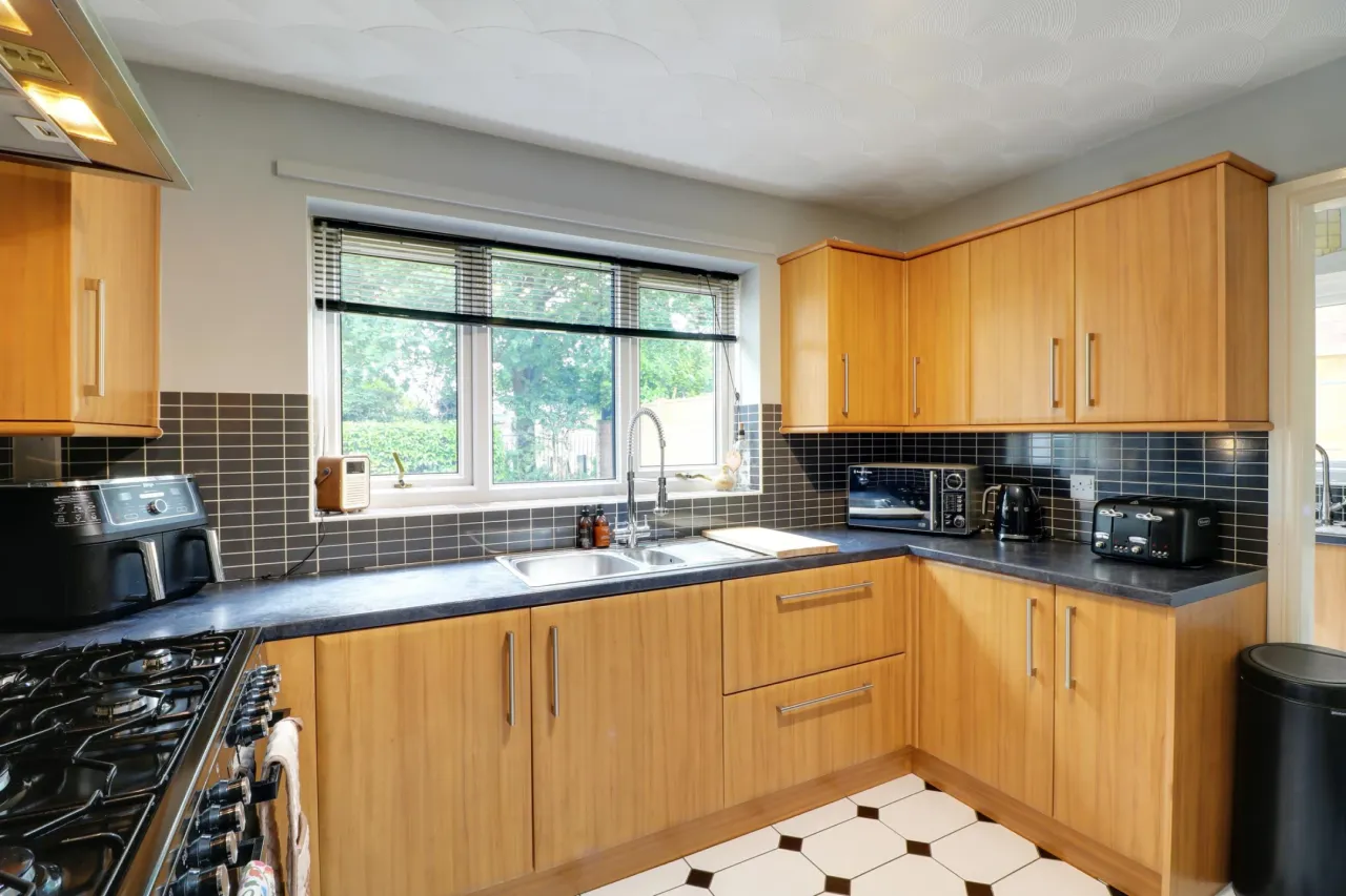 Fourways, Weston, photo 8