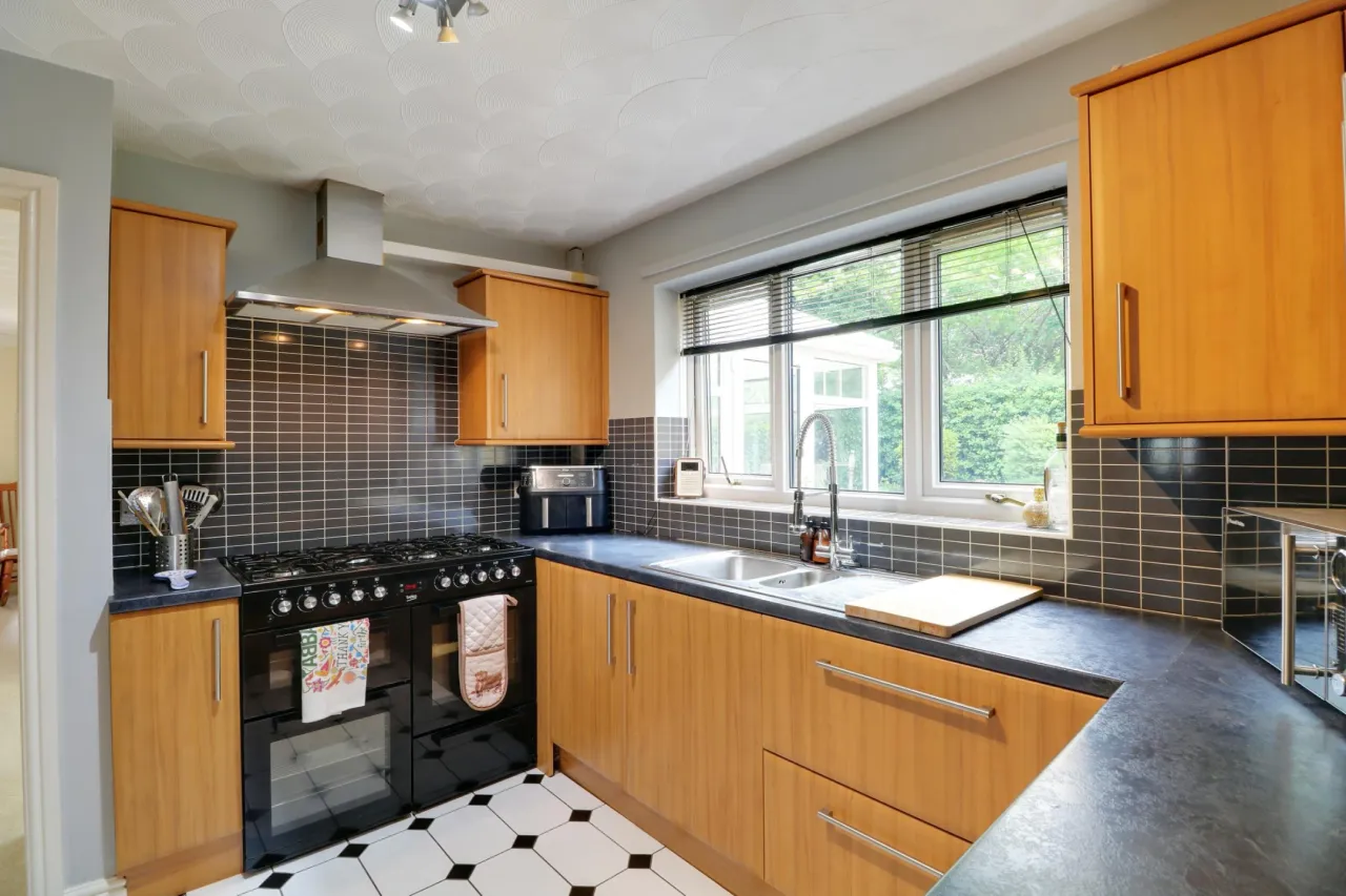 Fourways, Weston, photo 7