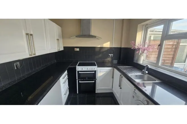 Chichester Avenue, Dudley, photo 6