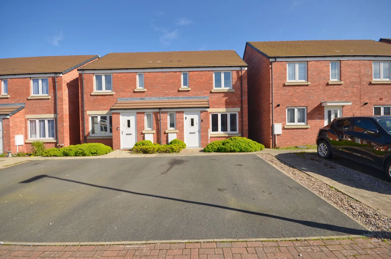 3 bed house for sale — Fortress Close, Weldon, NN17