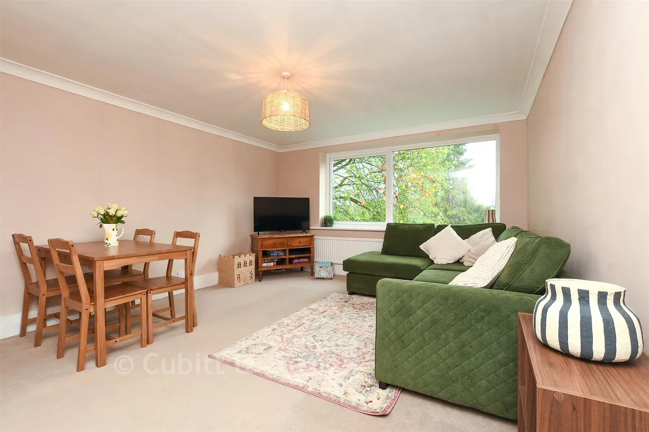 Oakfield Drive, Reigate, RH2, photo 3