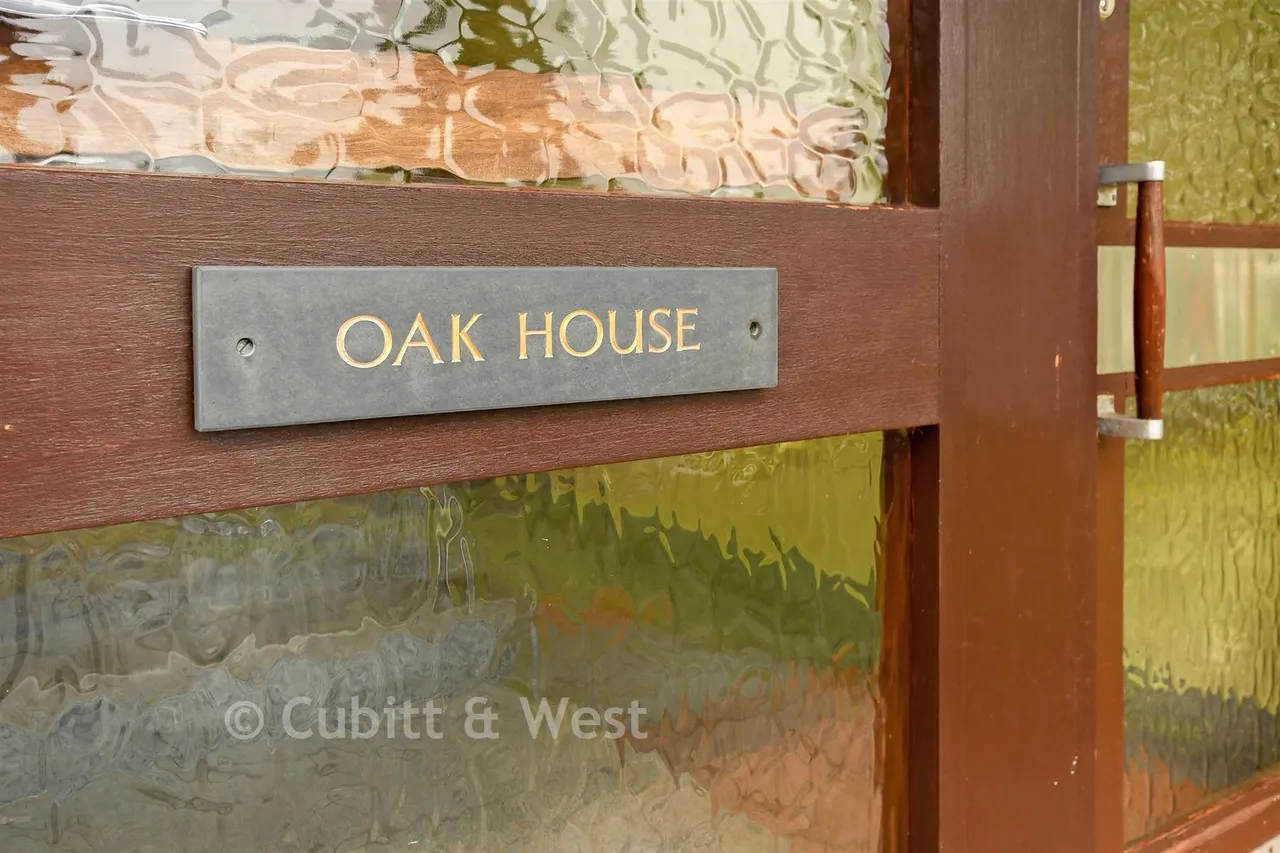 Oakfield Drive, Reigate, RH2, photo 12