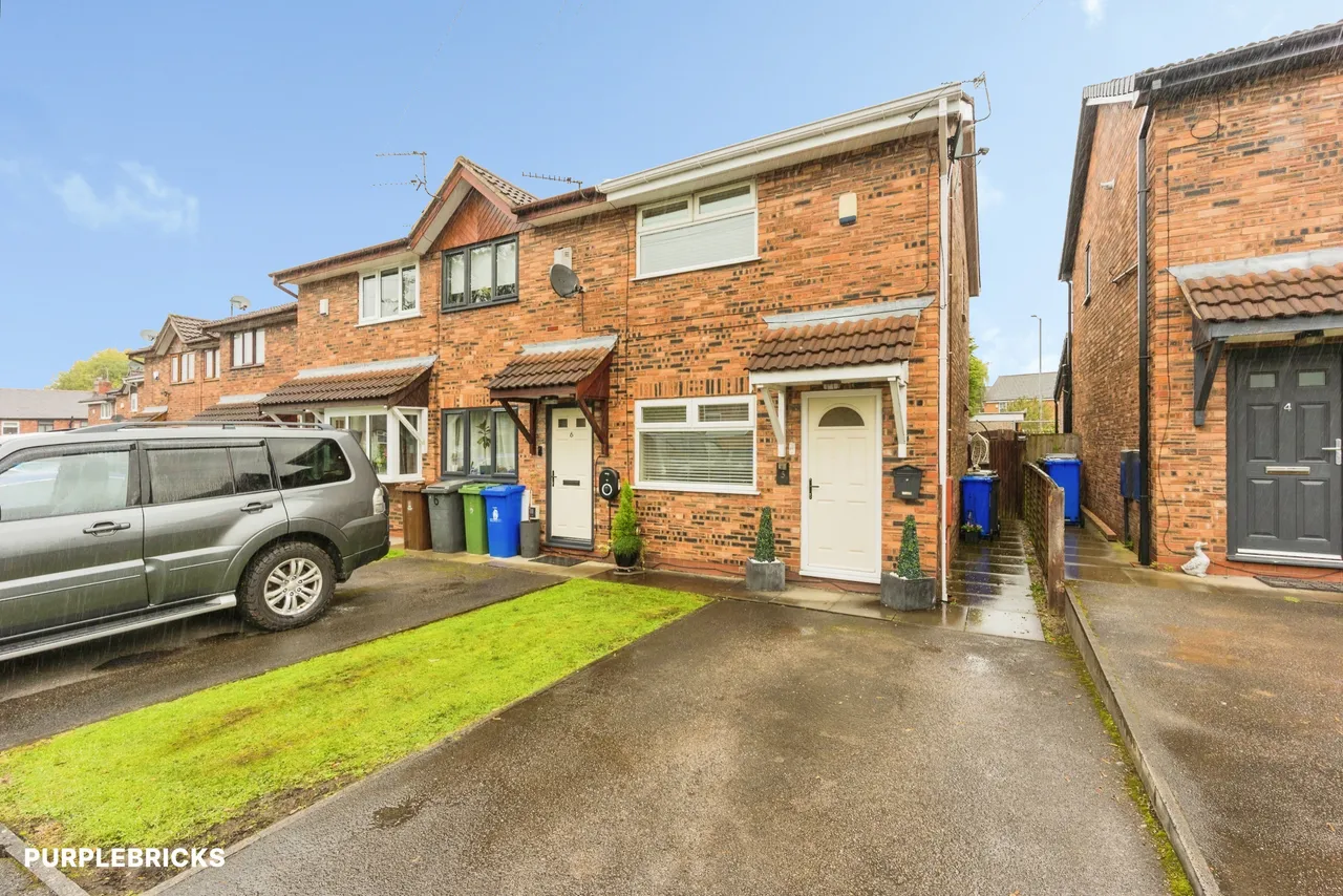 2 bed house for sale, Markham Close, Hyde, SK14