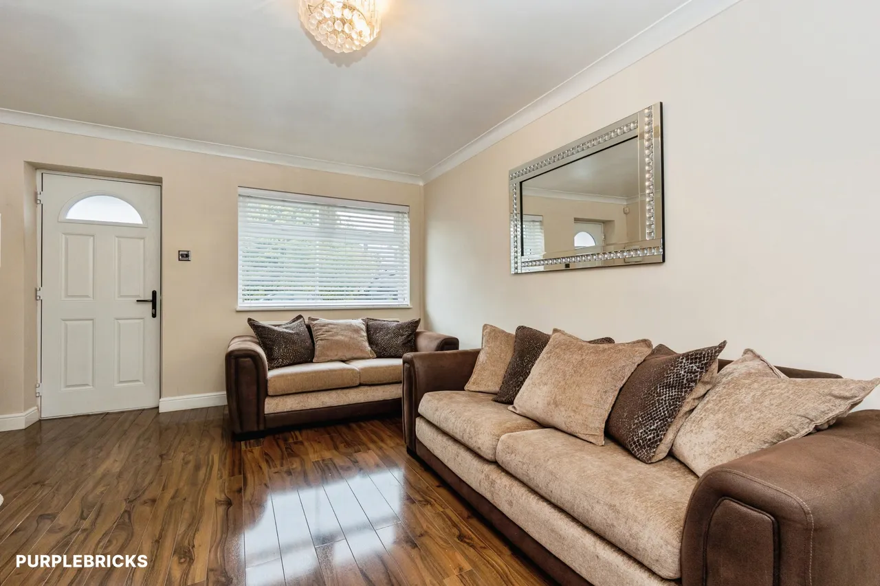 Markham Close, Hyde, SK14, photo 4