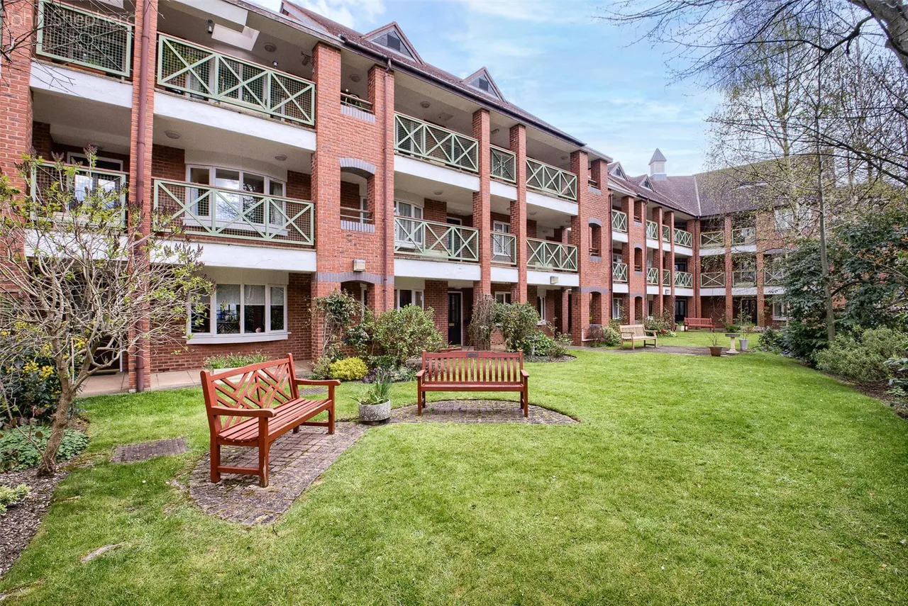 Deerhurst Court, Solihull, B91, photo 3