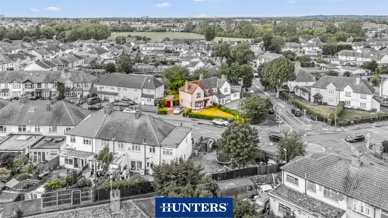 Mill Lane, Chadwell Heath, RM6, photo 3