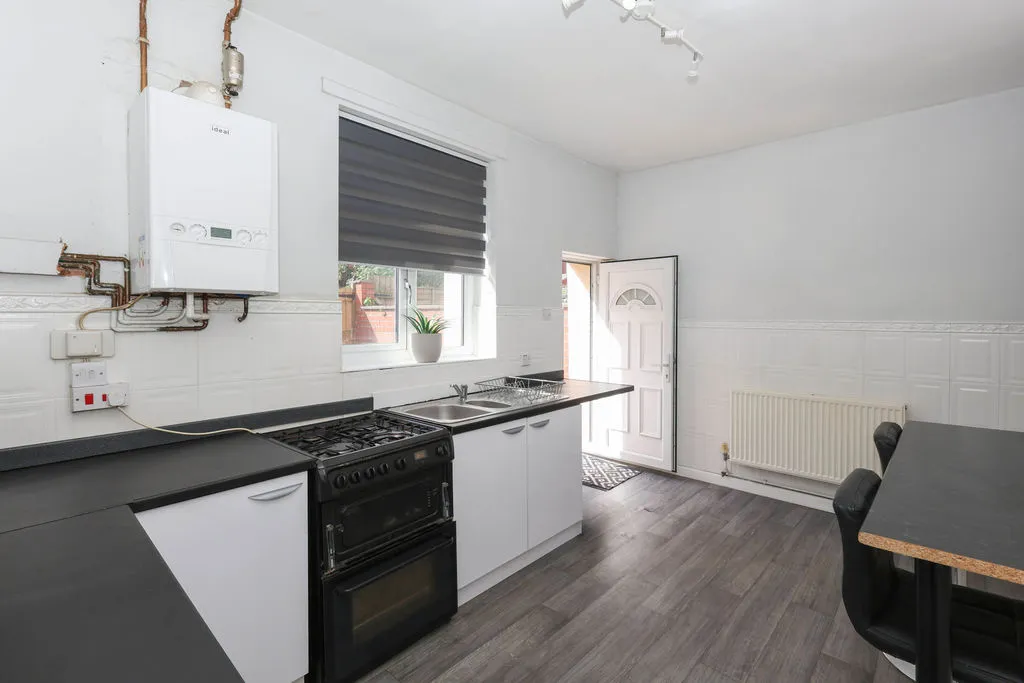 Royds Street, Rochdale OL16 5JS, photo 5