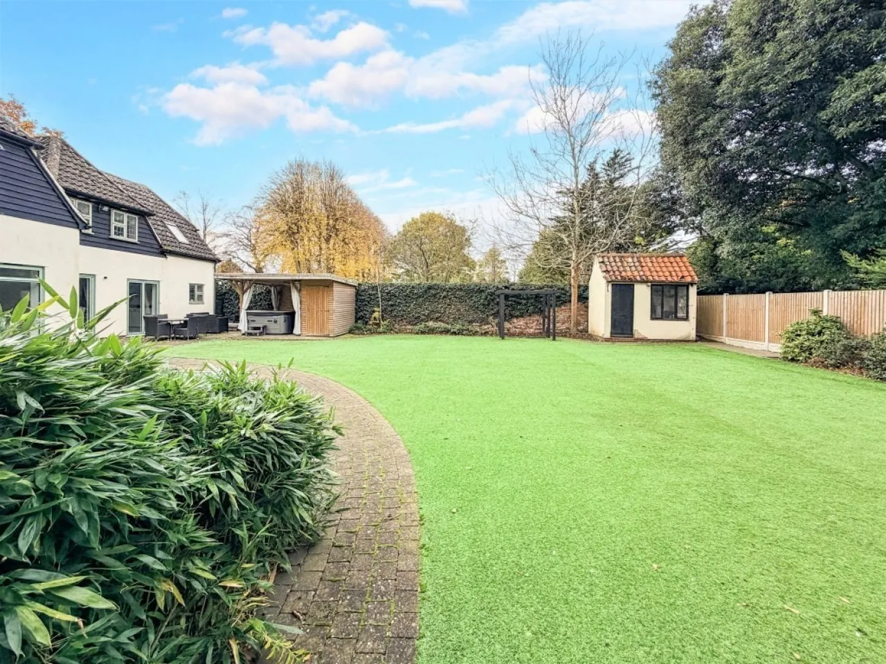 Quintons Road, East Bergholt, CO7, photo 35