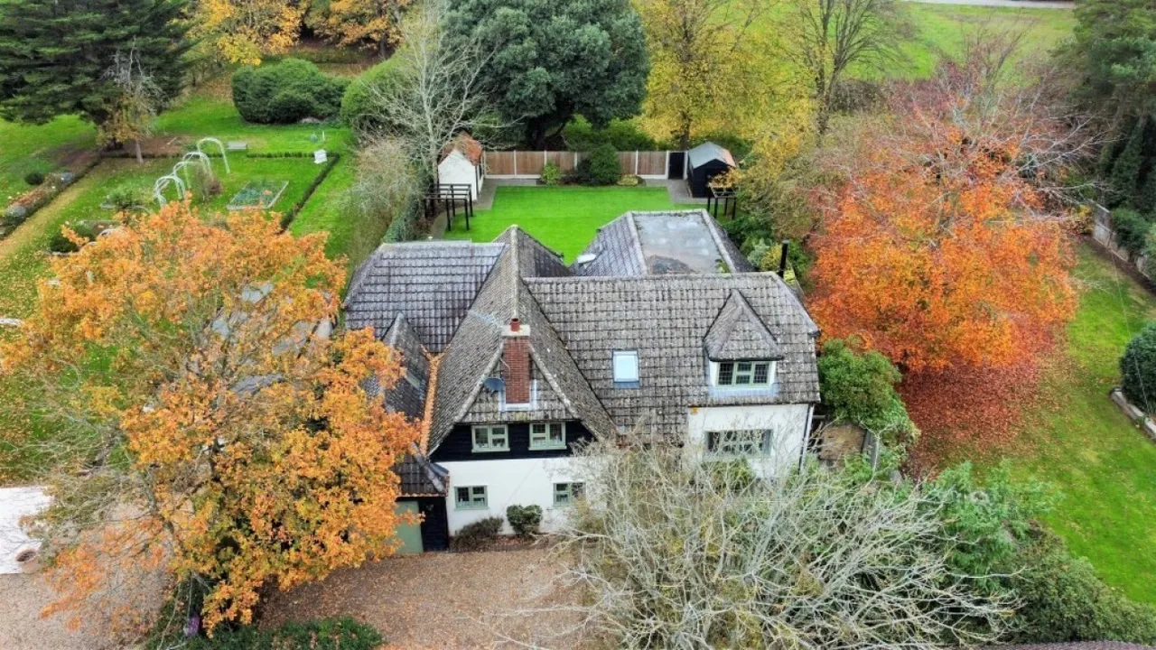 Quintons Road, East Bergholt, CO7, photo 42