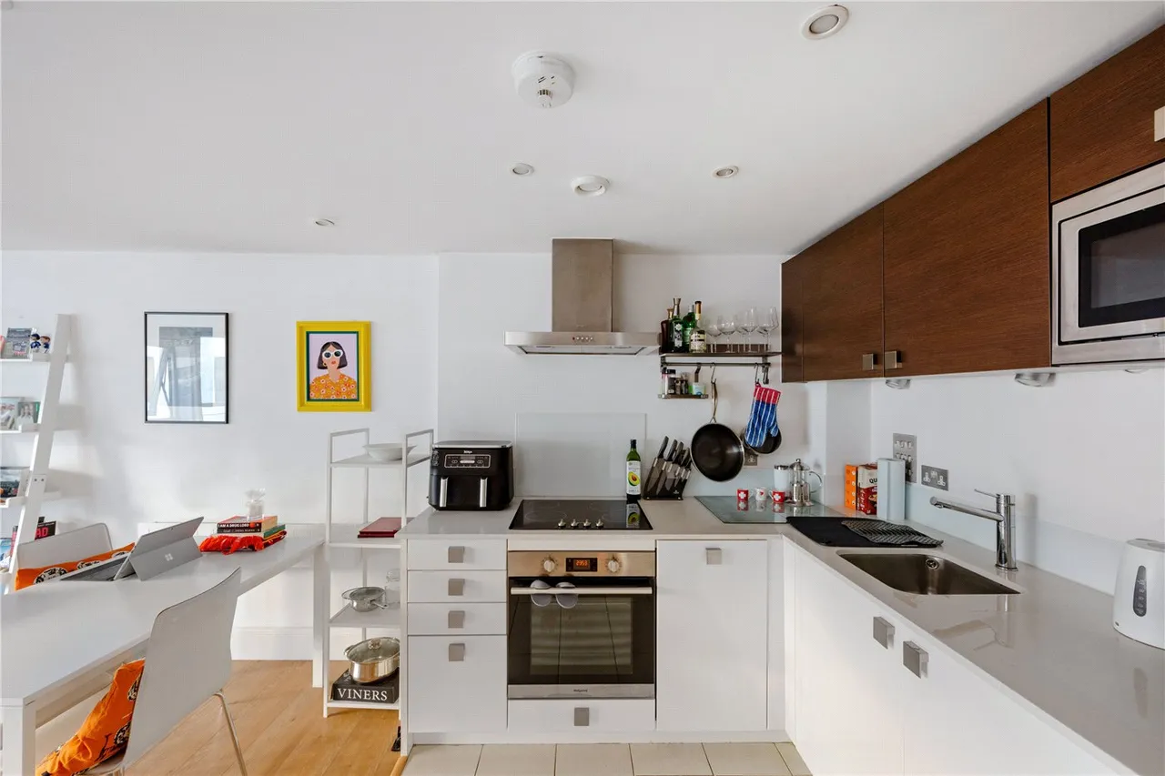 Shepherdess Walk, London, N1, photo 4