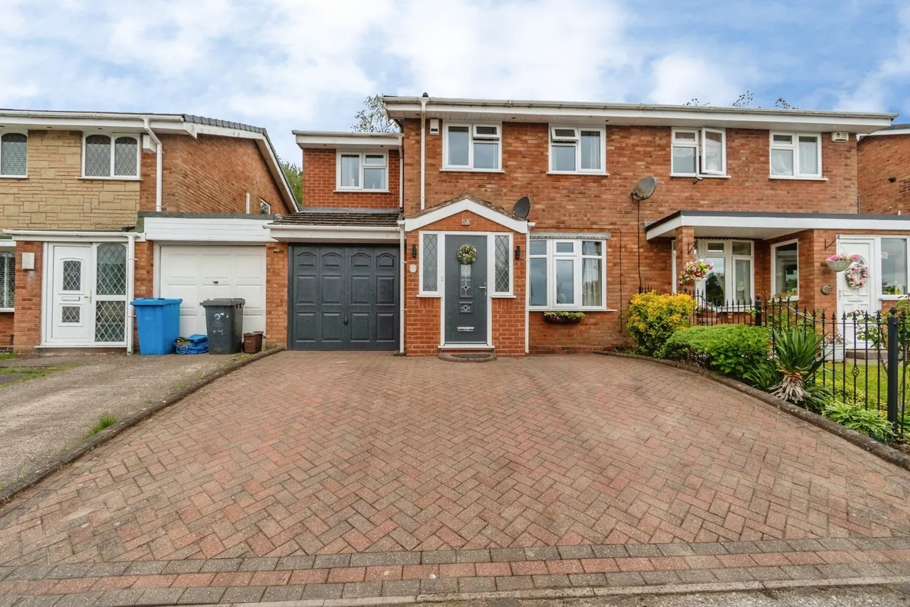 3 bed house for sale — Gratley Croft, Huntington, Cannock, WS12