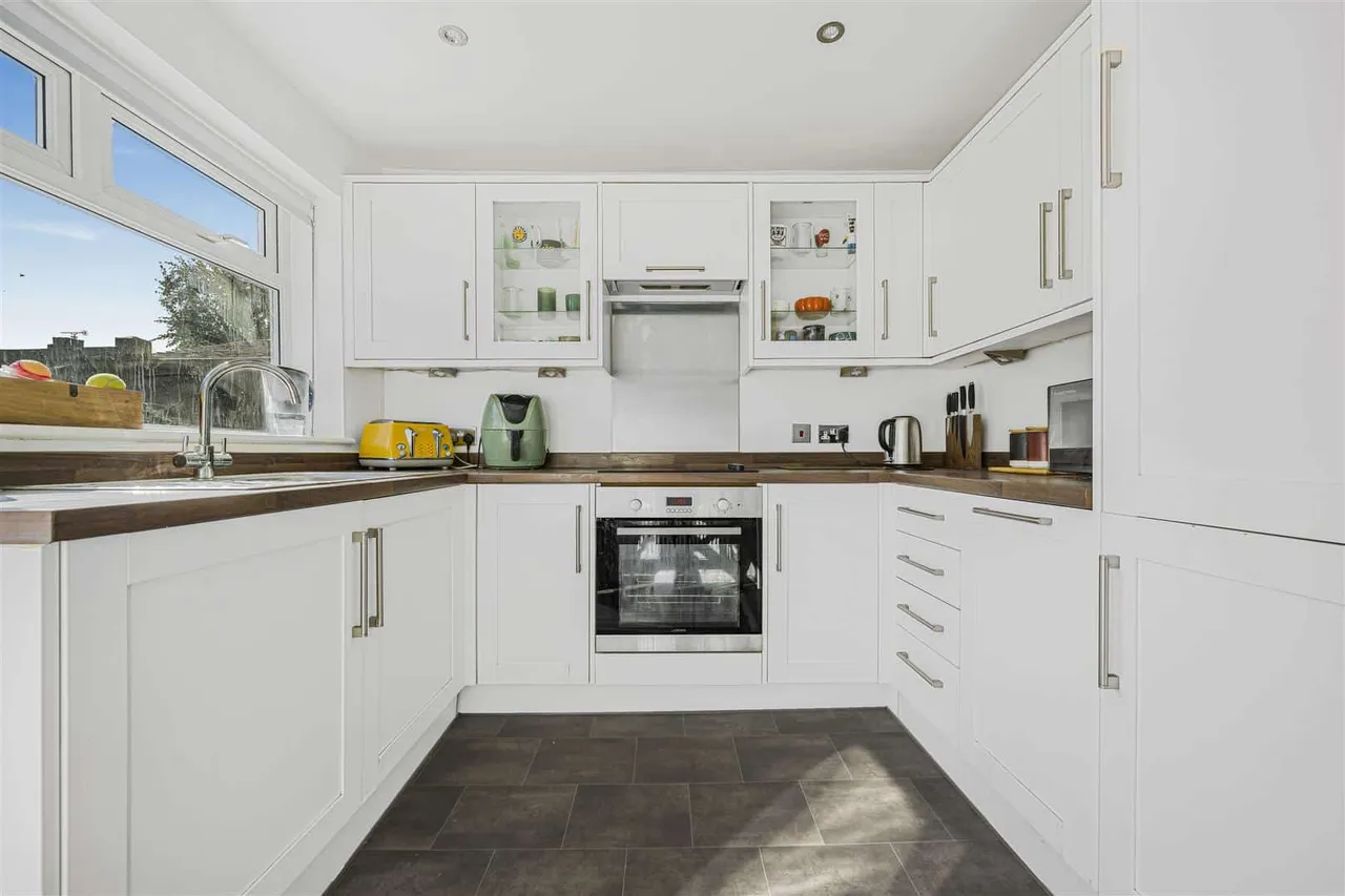 Inkerman Road, Eton Wick, SL4, photo 6