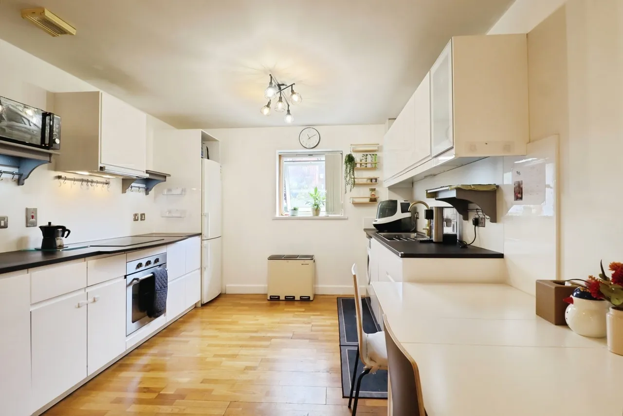 Henke Court, Cardiff, CF10, photo 4