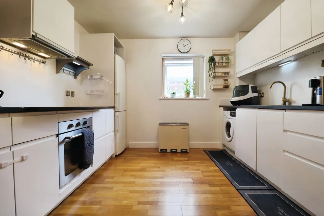 Henke Court, Cardiff, CF10, photo 2