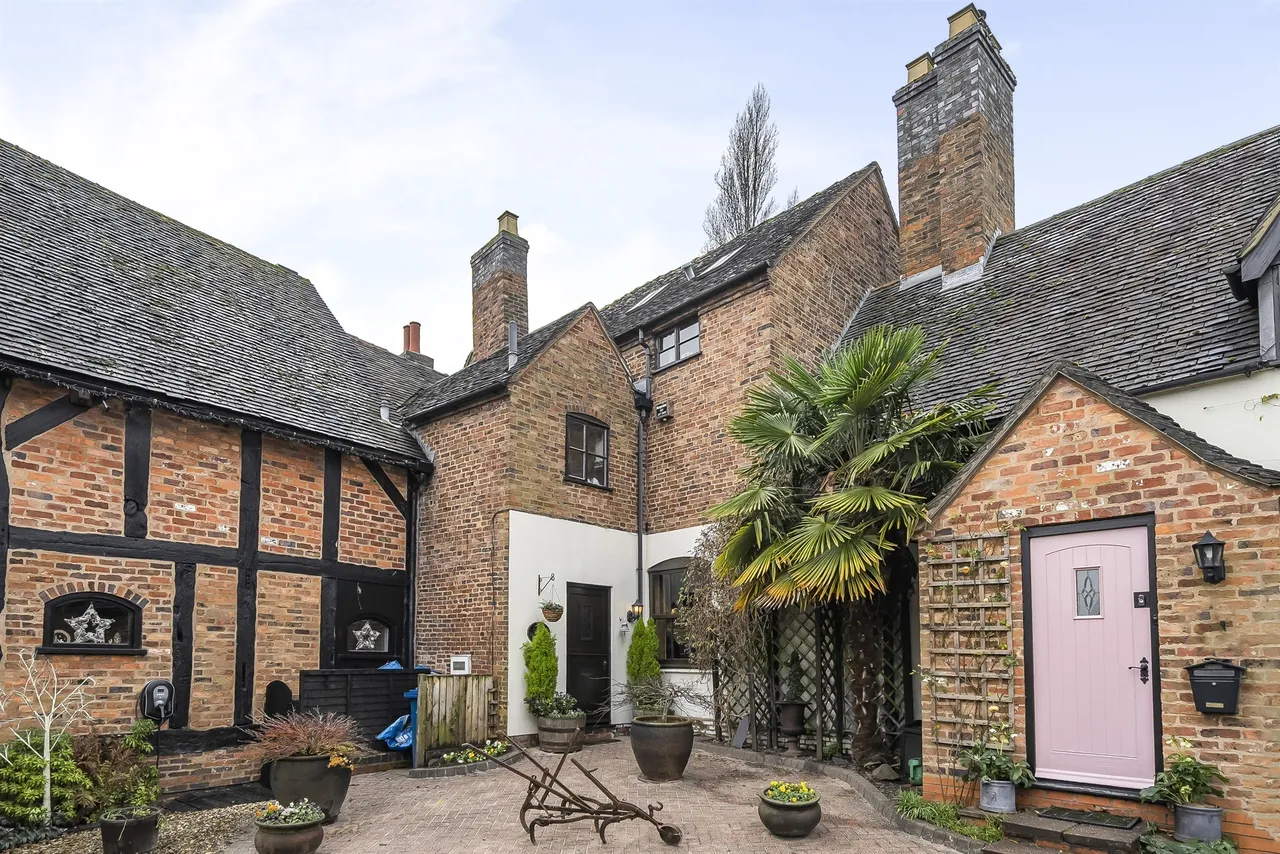 5 bed house for sale — Church Farm Mews, Dosthill, Tamworth