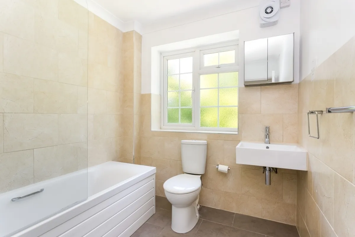 Fieldhead Gardens, Bourne End, SL8, photo 9