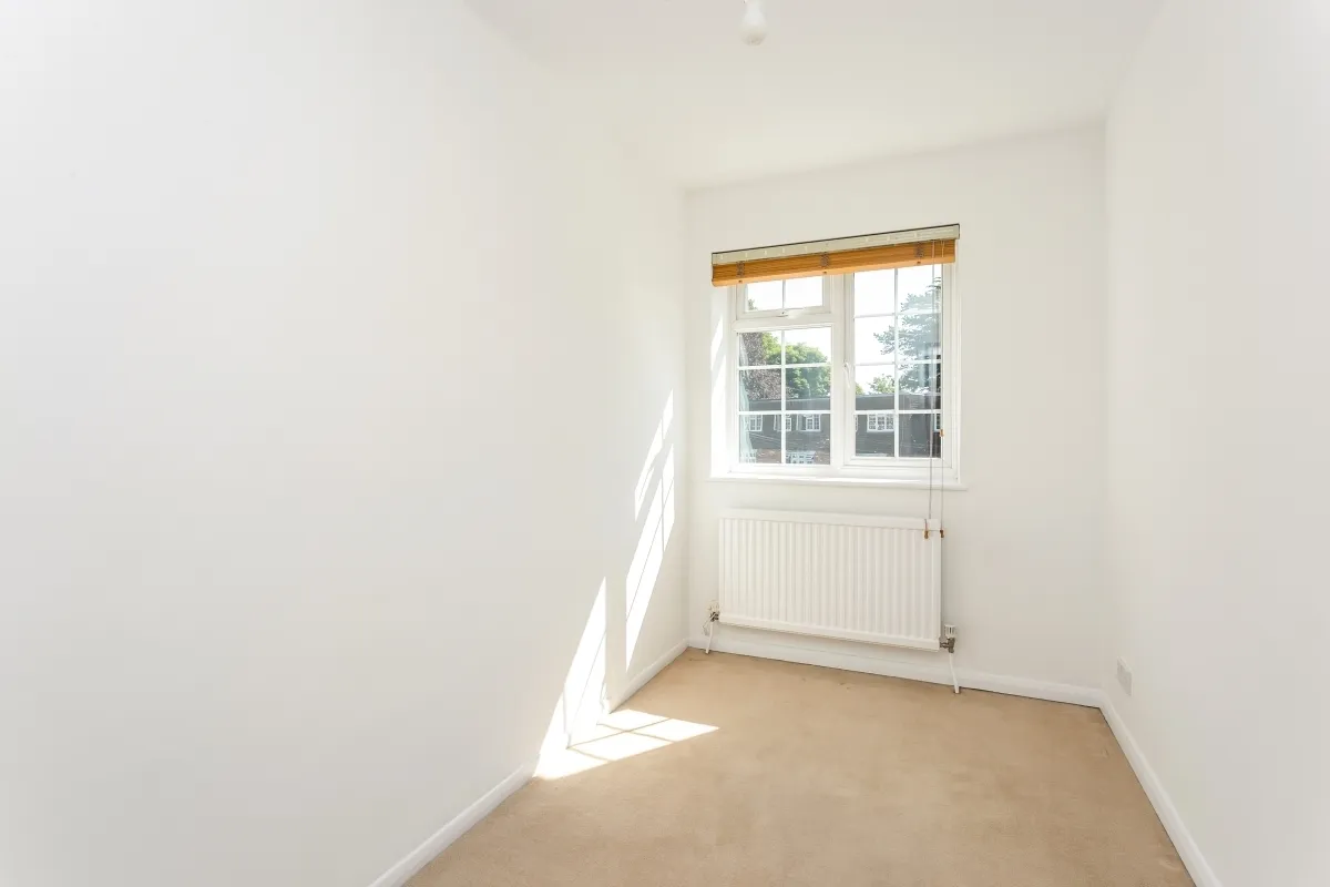 Fieldhead Gardens, Bourne End, SL8, photo 11