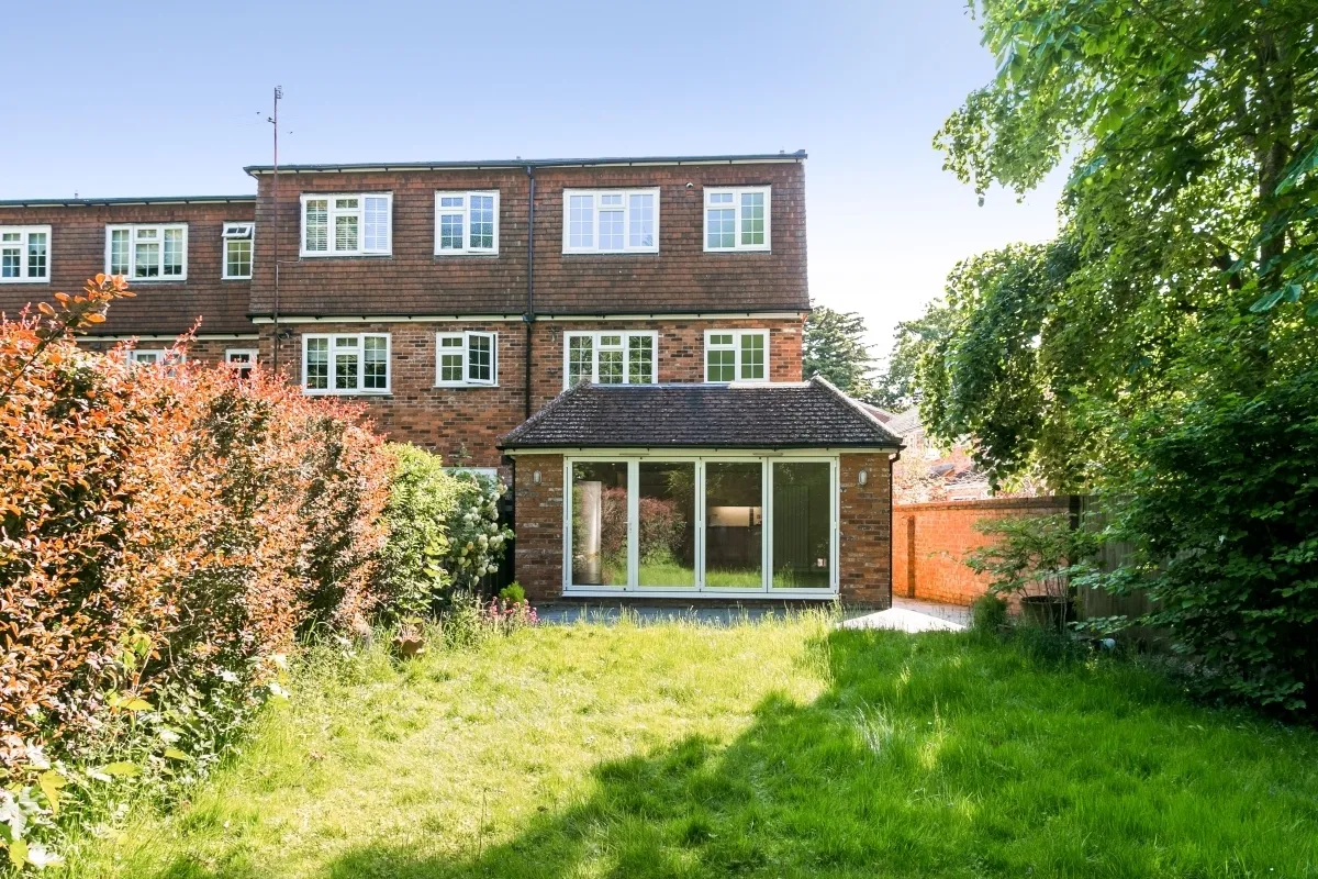 Fieldhead Gardens, Bourne End, SL8, photo 12